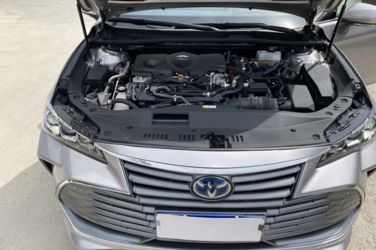 Used Toyota Avalon 2019 Dual-Engine 2.5L Luxury Edition China VI Standard Engine Bay