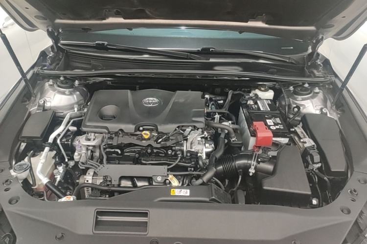 Used Toyota Avalon 2019 2.5L Touring Premium Version China VI Standard Engine Bay