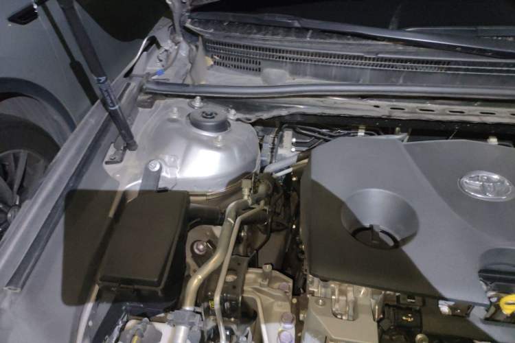 Used Toyota Avalon 2019 2.0L XLE Premium Edition China VI Engine Bay Right