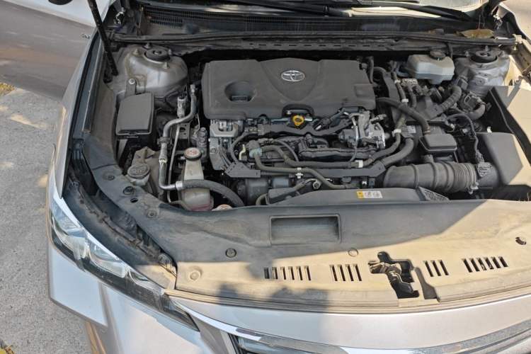 Used Toyota Avalon 2019 Dual-Engine 2.5L XLE Prestige Version China VI Standard Engine Bay Right