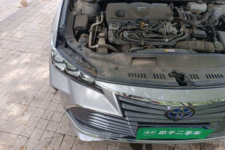 Used Toyota Avalon 2019 Dual-Engine 2.5L XLE Prestige Version China VI Standard Engine Bay Right