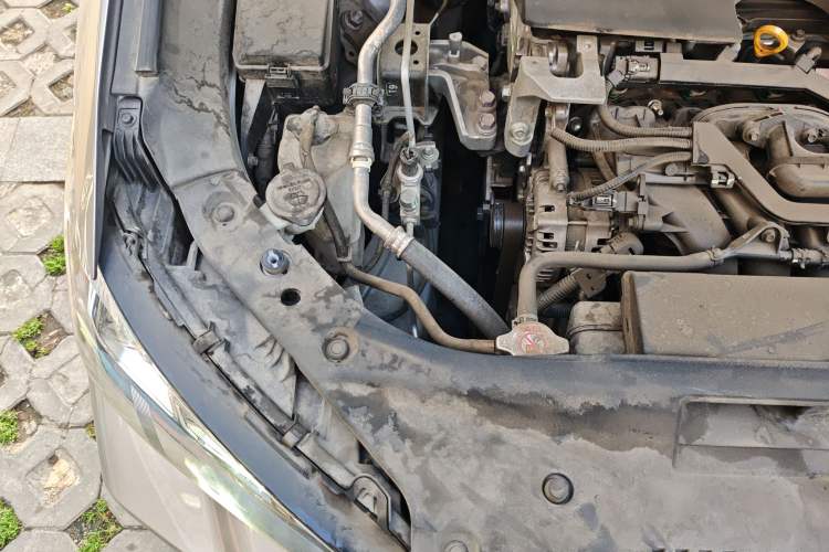 Used Toyota Avalon 2019 2.0L XLE Premium Edition China VI Engine Bay Right