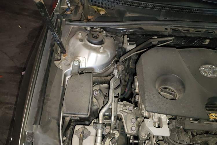Used Toyota Avalon 2019 2.0L XLE Premium Edition China VI Engine Bay Right