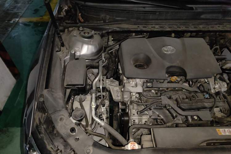 Used Toyota Avalon 2019 2.0L Luxury Edition China VI Standard Engine Bay Right