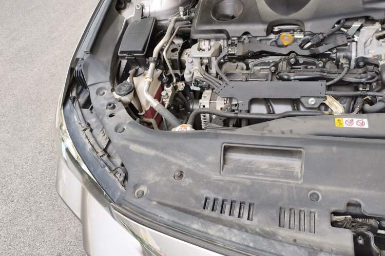 Used Toyota Avalon 2019 2.5L Ambition Version China VI Standard Engine Bay Right