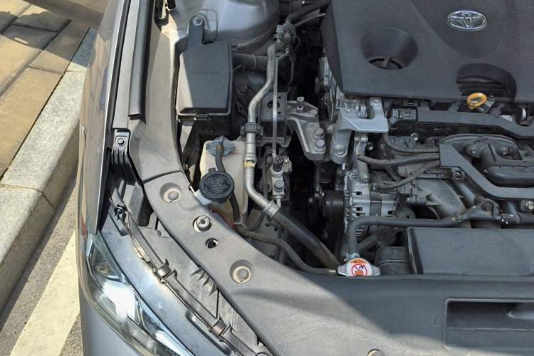 Used Toyota Avalon 2019 2.0L Luxury Edition China VI Standard Engine Bay Right