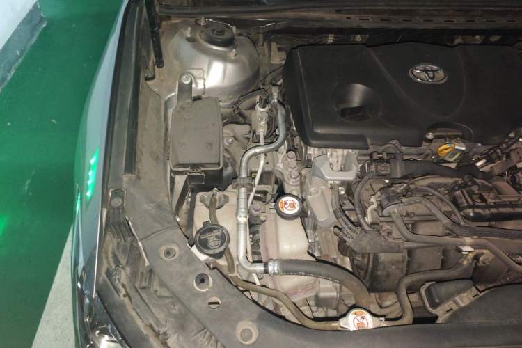 Used Toyota Avalon 2019 Dual-Engine 2.5L Luxury Edition China VI Standard Engine Bay Right
