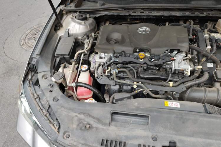 Used Toyota Avalon 2019 Dual-Engine 2.5L XLE Prestige Version China VI Standard Engine Bay Right