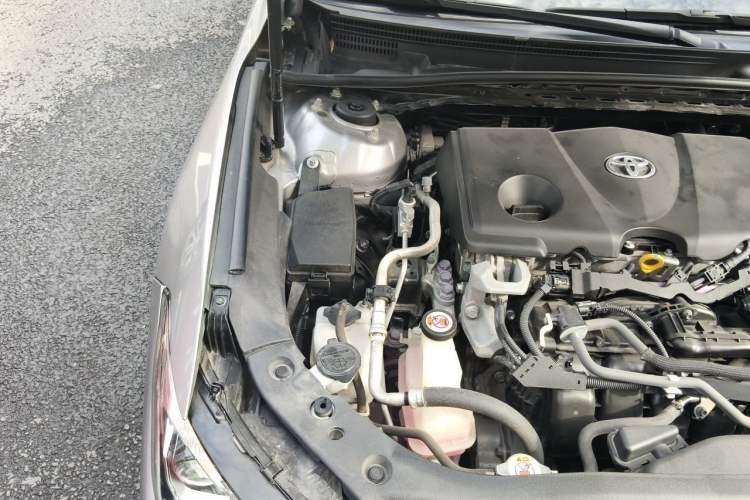 Used Toyota Avalon 2019 Dual-Engine 2.5L Luxury Edition China V Standard Engine Bay Right