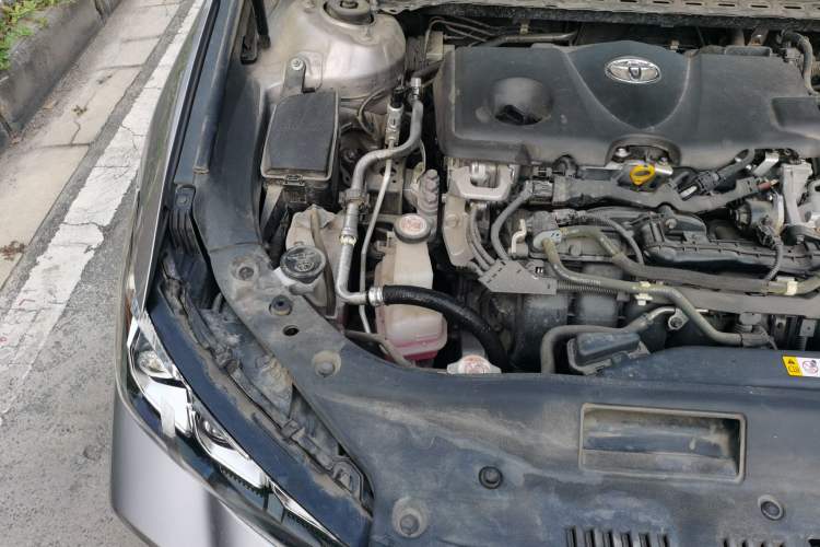 Used Toyota Avalon 2019 Dual-Engine 2.5L Luxury Edition China VI Standard Engine Bay Right