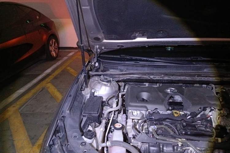 Used Toyota Avalon 2019 Dual-Engine 2.5L Luxury Edition China VI Standard Engine Bay Right