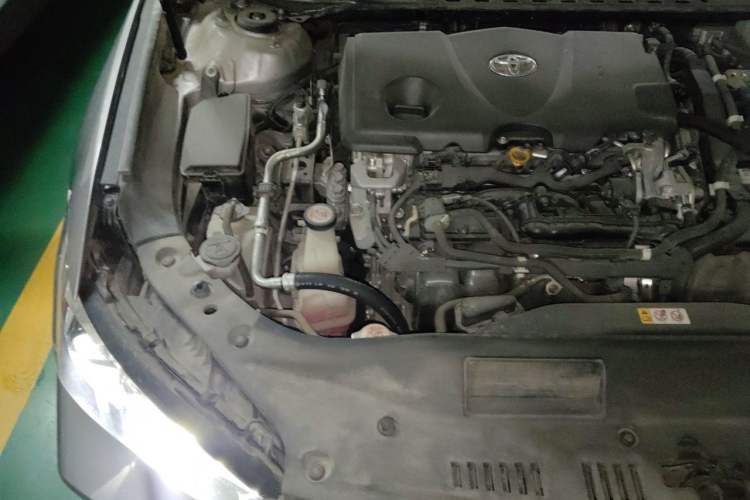 Used Toyota Avalon 2019 Dual-Engine 2.5L Limited Flagship Edition China V Standard Engine Bay Right