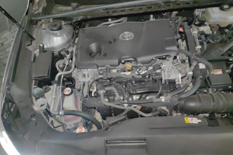 Used Toyota Avalon 2019 Dual-Engine 2.5L XLE Prestige Version China VI Standard Engine Bay Right
