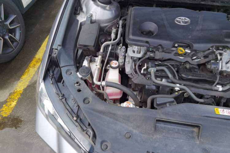 Used Toyota Avalon 2019 Dual-Engine 2.5L Luxury Edition China VI Standard Engine Bay Right