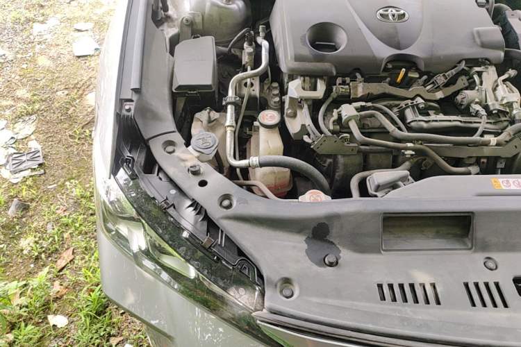Used Toyota Avalon 2019 Dual-Engine 2.5L Limited Flagship Edition China V Standard Engine Bay Right