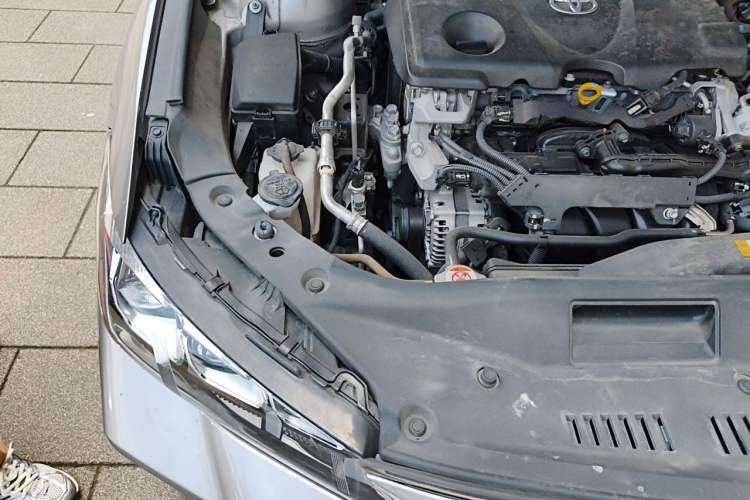 Used Toyota Avalon 2019 2.5L Touring Premium Version China VI Standard Engine Bay Right