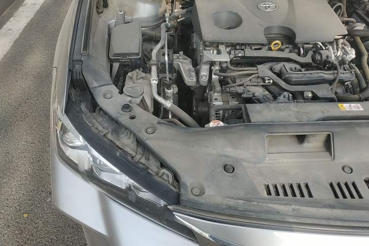 Used Toyota Avalon 2019 2.0L Luxury Edition China VI Standard Engine Bay Right