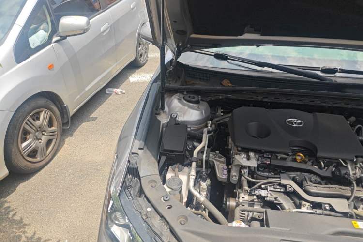 Used Toyota Avalon 2019 2.0L Luxury Edition China VI Standard Engine Bay Right