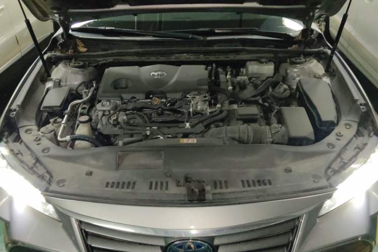 Used Toyota Avalon 2019 Dual-Engine 2.5L Limited Flagship Edition China V Standard Engine Bay