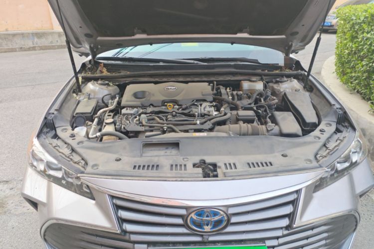 Used Toyota Avalon 2019 Dual-Engine 2.5L Luxury Edition China VI Standard Engine Bay