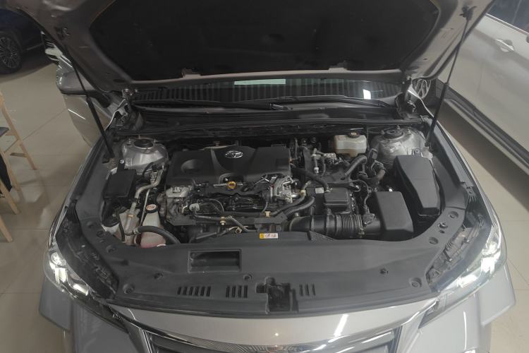 Used Toyota Avalon 2019 Dual-Engine 2.5L Luxury Edition China VI Standard Engine Bay