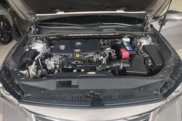 Used Toyota Avalon 2019 2.0L Luxury Edition China VI Standard Engine Bay
