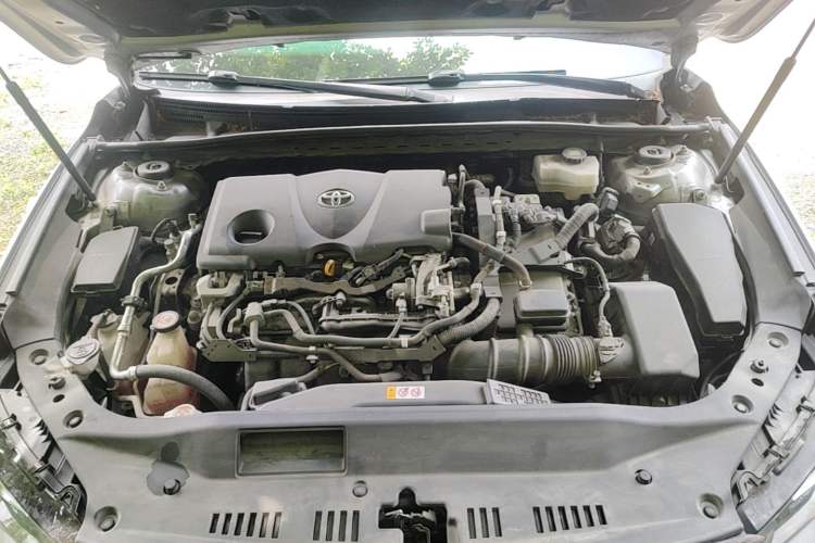 Used Toyota Avalon 2019 Dual-Engine 2.5L Limited Flagship Edition China V Standard Engine Bay