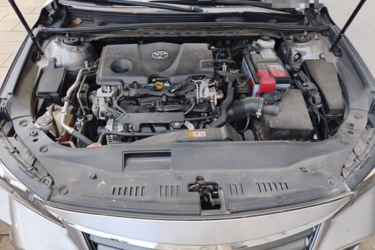 Used Toyota Avalon 2019 2.5L Touring Premium Version China VI Standard Engine Bay