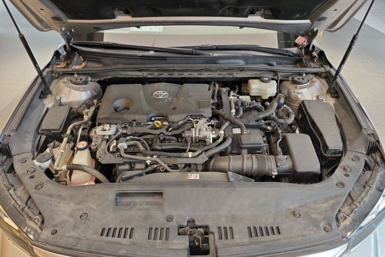 Used Toyota Avalon 2019 Dual-Engine 2.5L Luxury Edition China VI Standard Engine Bay