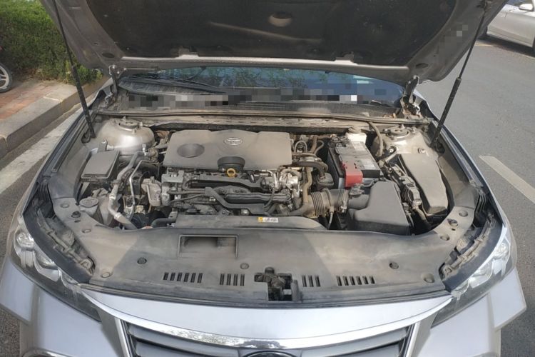 Used Toyota Avalon 2019 2.0L Luxury Edition China VI Standard Engine Bay