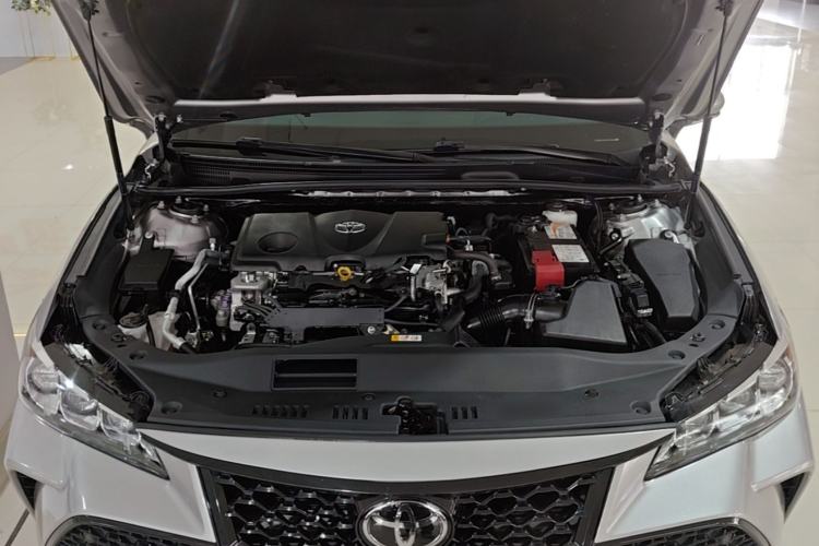 Used Toyota Avalon 2019 2.5L Ambition Version China VI Standard Engine Bay