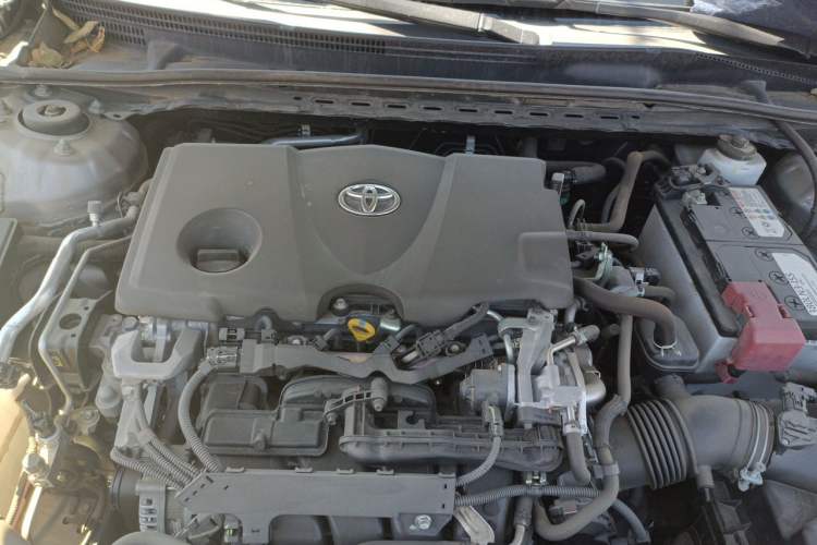 Used Toyota Avalon 2019 2.5L Touring Premium Version China VI Standard Engine Bay