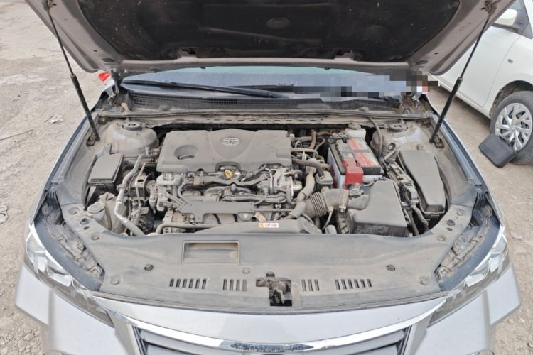 Used Toyota Avalon 2019 2.5L Touring Premium Version China VI Standard Engine Bay