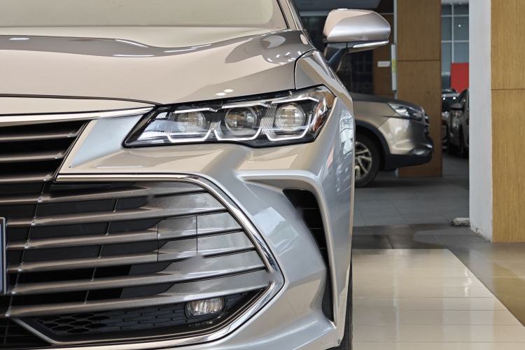 Used Toyota Avalon 2019 Dual-Engine 2.5L Luxury Edition China VI Standard Exterior 1