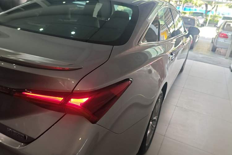 Used Toyota Avalon 2019 Dual-Engine 2.5L Luxury Edition China VI Standard Exterior 1