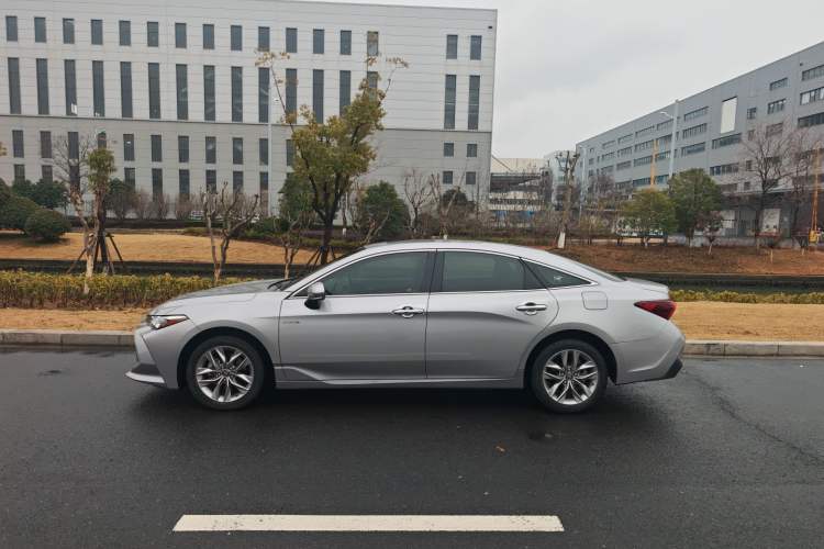 Used Toyota Avalon 2019 Dual-Engine 2.5L Luxury Edition China VI Standard Exterior 3
