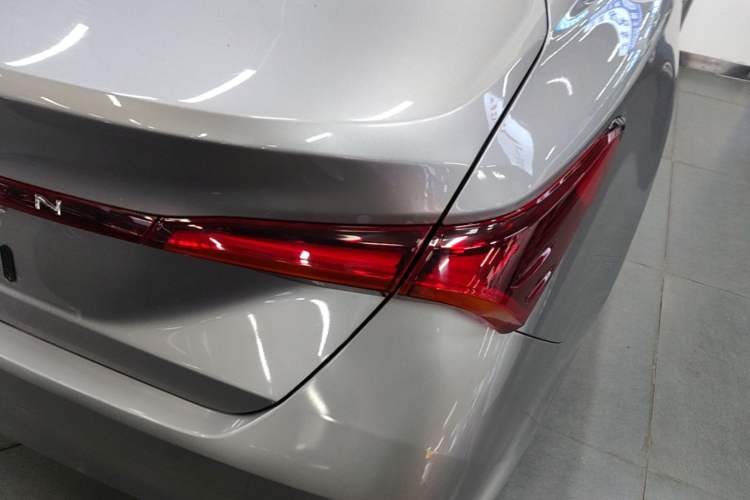Used Toyota Avalon 2019 2.0L Luxury Edition China VI Standard Exterior 3