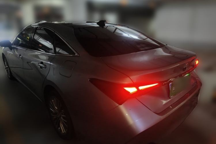 Used Toyota Avalon 2019 Dual-Engine 2.5L XLE Prestige Version China VI Standard Exterior 3