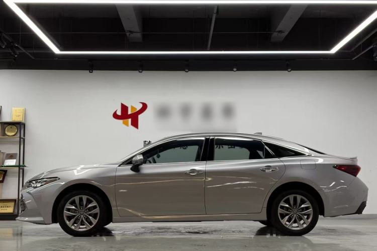 Used Toyota Avalon 2019 2.0L Luxury Edition China VI Standard Exterior 3