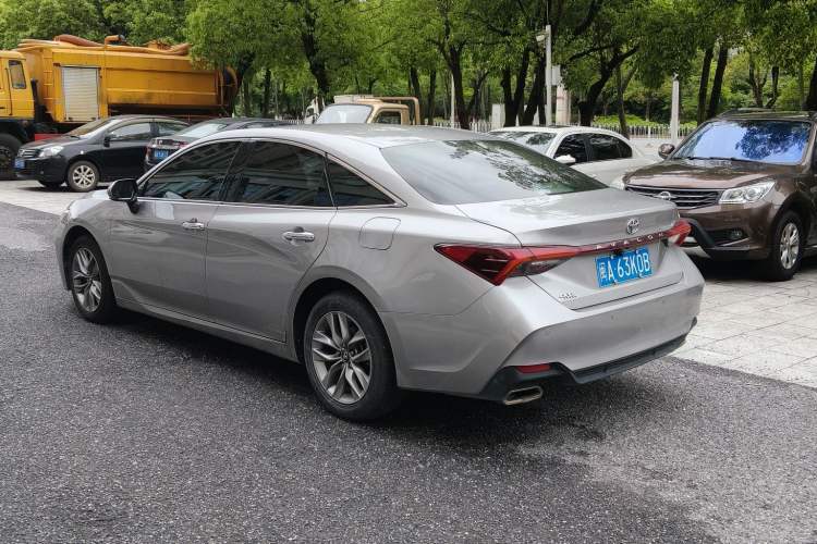Used Toyota Avalon 2019 2.0L Luxury Edition China VI Standard Exterior 3