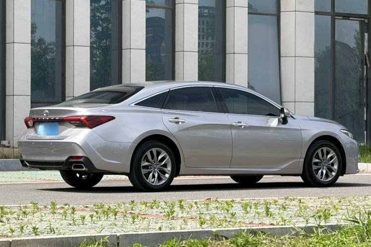 Used Toyota Avalon 2019 2.0L Luxury Edition China VI Standard Exterior 4