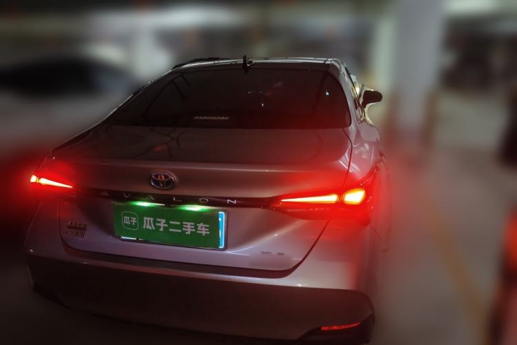 Used Toyota Avalon 2019 Dual-Engine 2.5L XLE Prestige Version China VI Standard Exterior 4