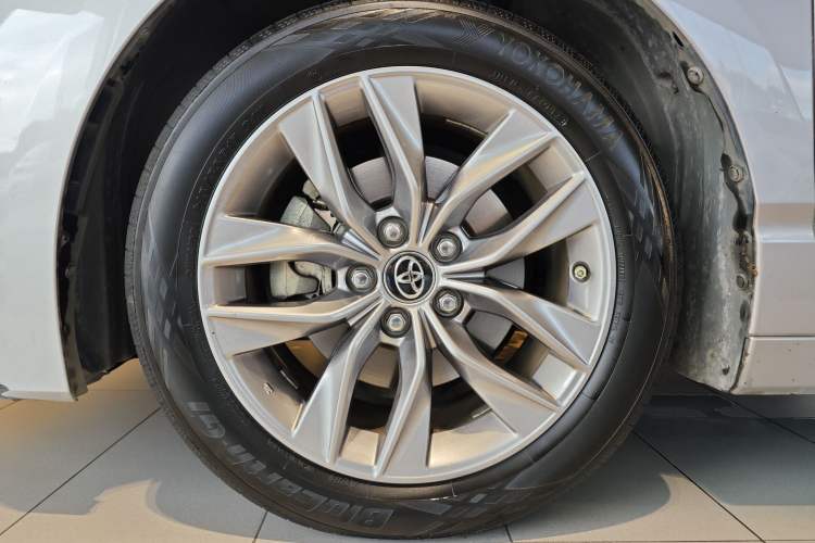 Used Toyota Avalon 2019 Dual-Engine 2.5L Luxury Edition China VI Standard Exterior 4