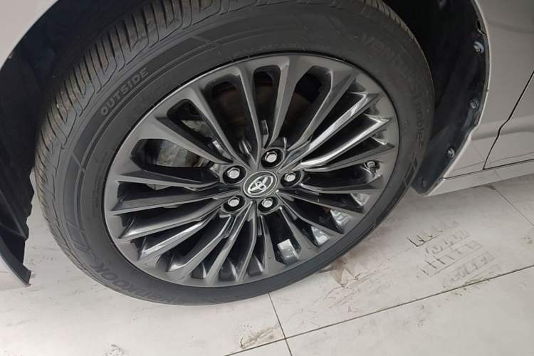 Used Toyota Avalon 2019 2.0L XLE Premium Edition China VI Exterior 4