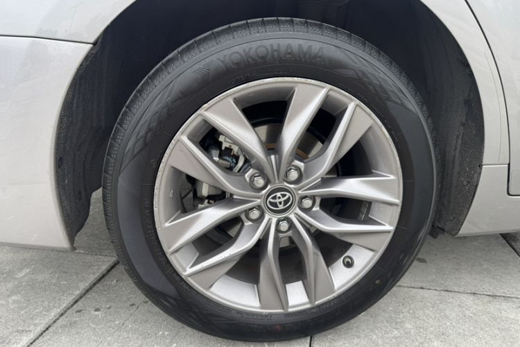 Used Toyota Avalon 2019 Dual-Engine 2.5L Luxury Edition China VI Standard Exterior 5