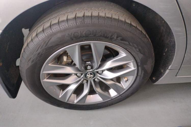 Used Toyota Avalon 2019 Dual-Engine 2.5L Luxury Edition China VI Standard Exterior 5