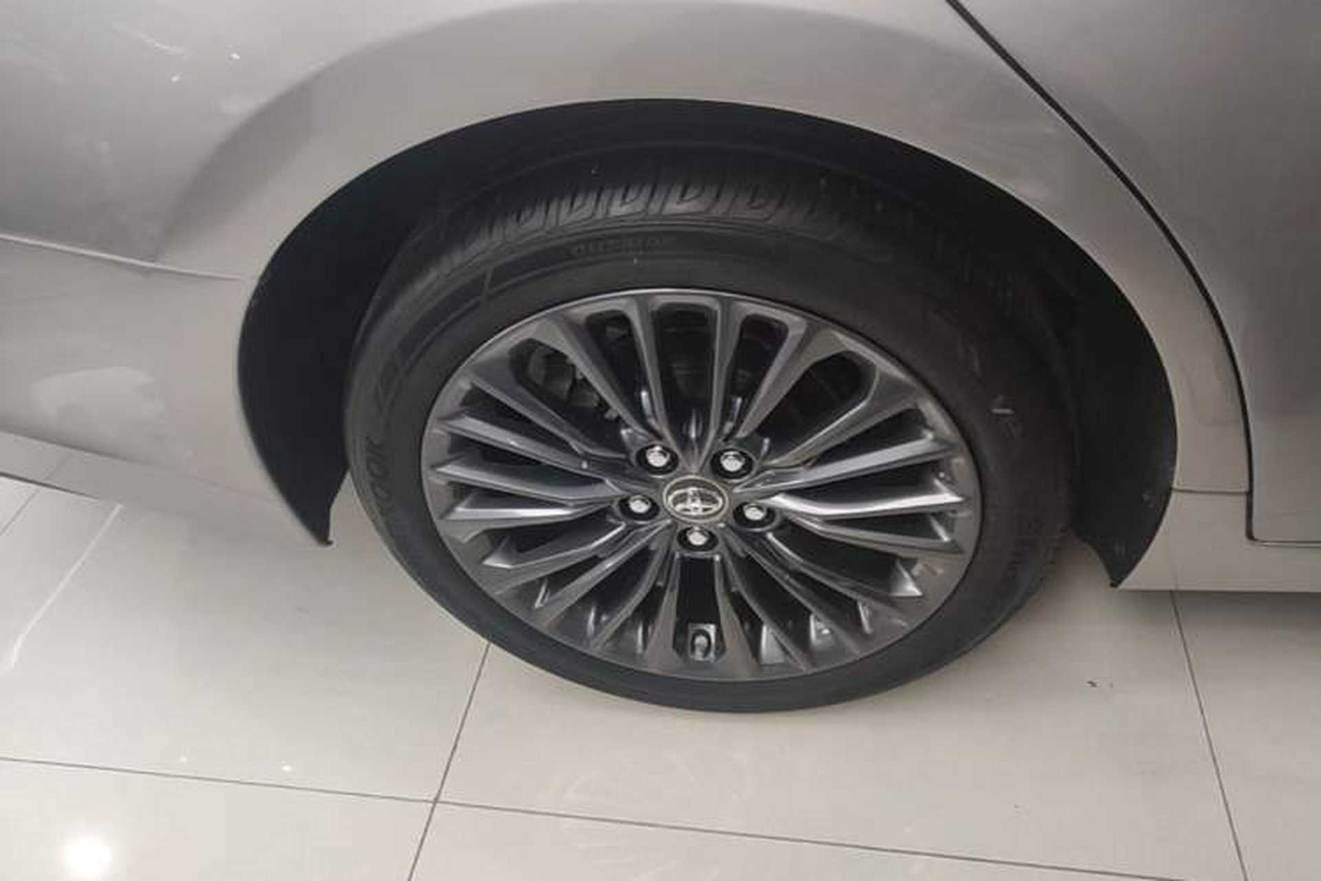 Used Toyota Avalon 2019 2.5L Touring Premium Version China VI Standard Exterior 5