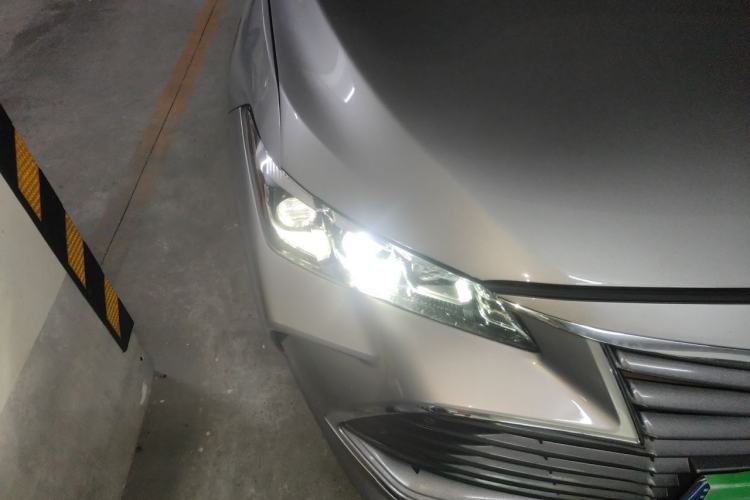Used Toyota Avalon 2019 Dual-Engine 2.5L XLE Prestige Version China VI Standard Exterior 6