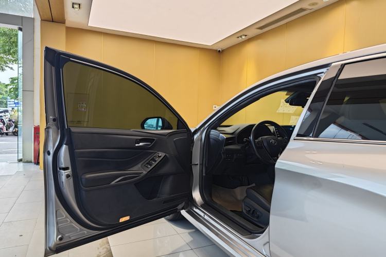 Used Toyota Avalon 2019 Dual-Engine 2.5L Luxury Edition China VI Standard Exterior 6