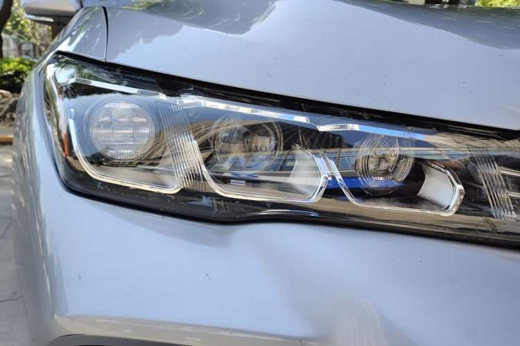 Used Toyota Avalon 2019 Dual-Engine 2.5L Luxury Edition China VI Standard Exterior 6
